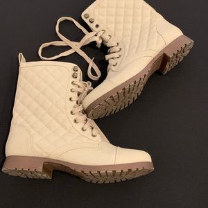 Botas con diseño